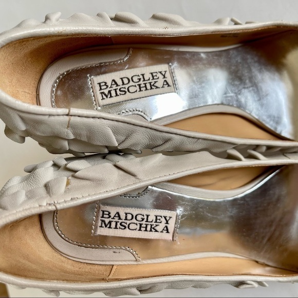 Badgley Mischka Shoes Tai High Heels Pump Leather Ruffle Ice Gray Stilettos 7.5 - Picture 6 of 12